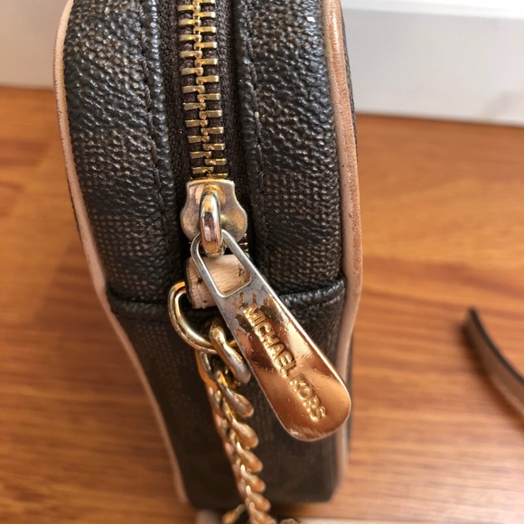 ❌SOLD❌Michael Kors Crossbody - Picture 4 of 5